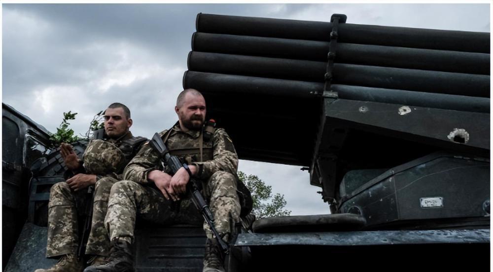  洛里昂边路传中战术犀利，高空轰炸轰塌对手防线