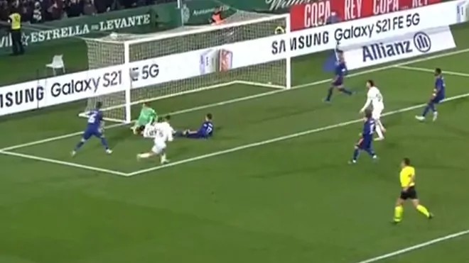  罗马主场遭遇争议判罚不敌劲旅卡利亚里  